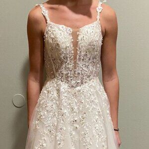 Ellie Wilde white/ivory full prom dress